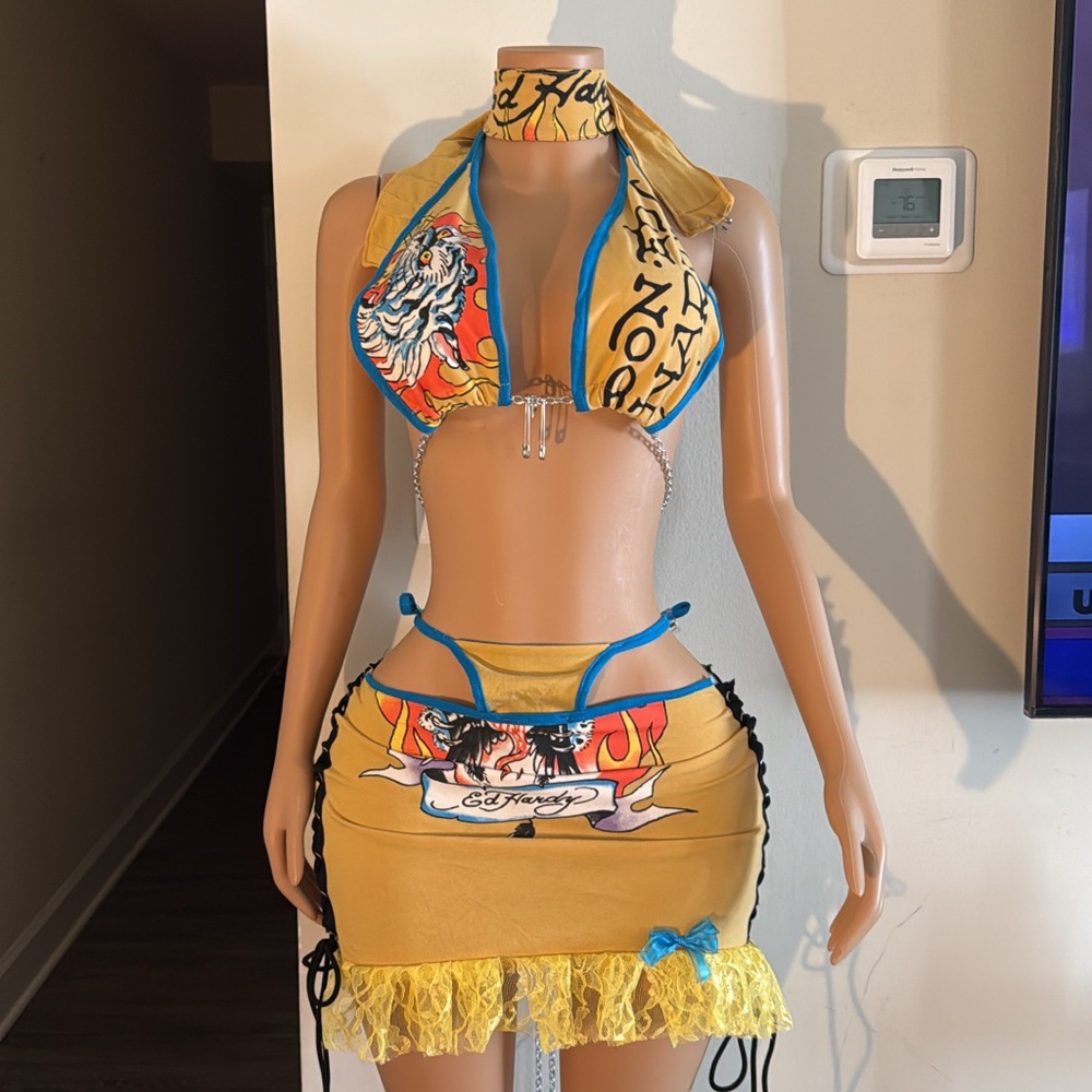 Ed Hardy Yellow and Blue Graphic Set